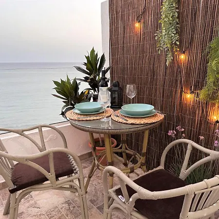Ocean Views - Apartment
